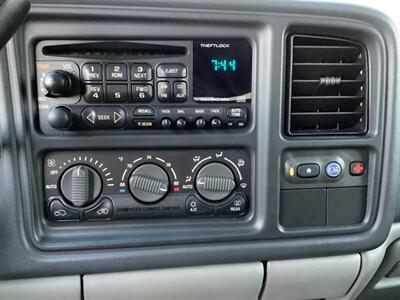 2002 Chevrolet Suburban 1500 LT   - Photo 15 - Crest Hill, IL 60403