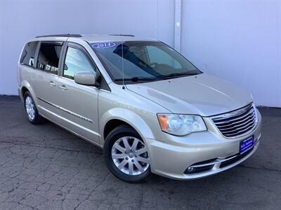 2014 Chrysler Town & Country Touring   - Photo 8 - Crest Hill, IL 60403