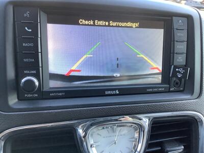 2014 Chrysler Town & Country Touring   - Photo 10 - Crest Hill, IL 60403