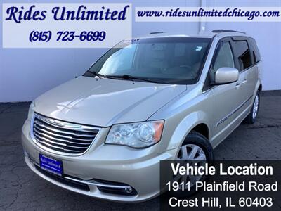 2014 Chrysler Town & Country Touring   - Photo 1 - Crest Hill, IL 60403