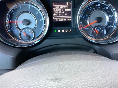 2014 Chrysler Town & Country Touring   - Photo 22 - Crest Hill, IL 60403