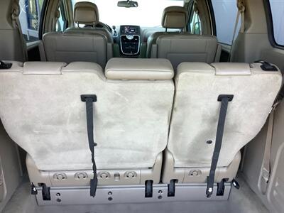 2014 Chrysler Town & Country Touring   - Photo 45 - Crest Hill, IL 60403