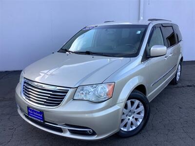 2014 Chrysler Town & Country Touring   - Photo 2 - Crest Hill, IL 60403