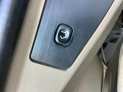 2014 Chrysler Town & Country Touring   - Photo 48 - Crest Hill, IL 60403