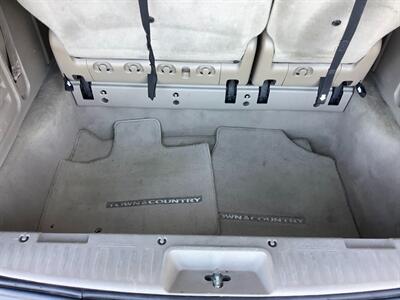 2014 Chrysler Town & Country Touring   - Photo 44 - Crest Hill, IL 60403