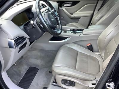 2017 Jaguar F-PACE 35t R-Sport - Photo 16 - Crest Hill, IL 60403