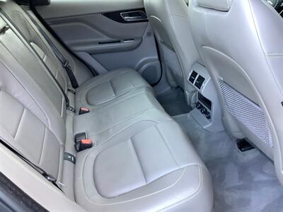 2017 Jaguar F-PACE 35t R-Sport - Photo 35 - Crest Hill, IL 60403