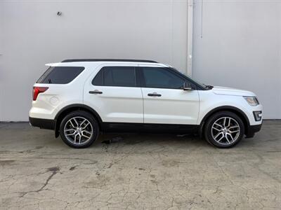 2016 Ford Explorer Sport   - Photo 9 - Crest Hill, IL 60403