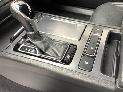 2016 Hyundai Genesis 3.8L   - Photo 17 - Crest Hill, IL 60403