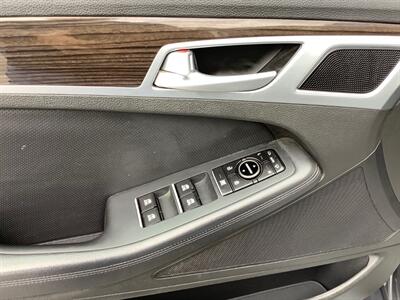 2016 Hyundai Genesis 3.8L   - Photo 12 - Crest Hill, IL 60403