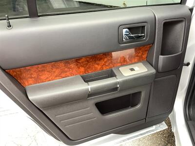 2010 Ford Flex Limited   - Photo 13 - Crest Hill, IL 60403
