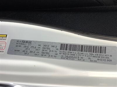 2017 Jeep Wrangler Sport   - Photo 19 - Crest Hill, IL 60403