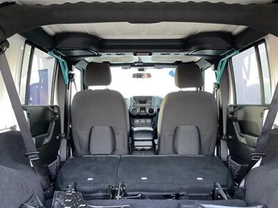 2017 Jeep Wrangler Sport   - Photo 35 - Crest Hill, IL 60403