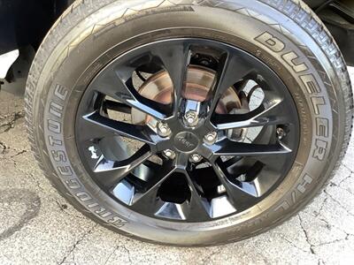 2017 Jeep Wrangler Sport   - Photo 38 - Crest Hill, IL 60403