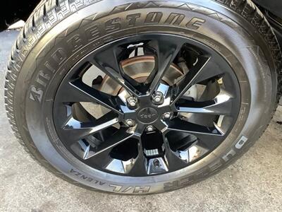 2017 Jeep Wrangler Sport   - Photo 39 - Crest Hill, IL 60403