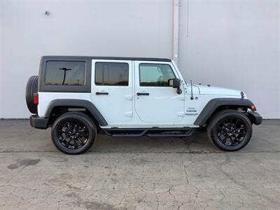 2017 Jeep Wrangler Sport   - Photo 9 - Crest Hill, IL 60403
