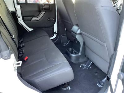 2017 Jeep Wrangler Sport   - Photo 25 - Crest Hill, IL 60403