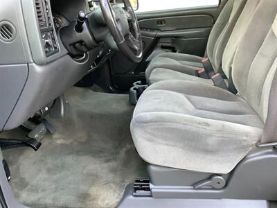 2006 GMC Sierra 1500 SL1   - Photo 12 - Crest Hill, IL 60403