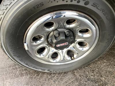 2006 GMC Sierra 1500 SL1   - Photo 37 - Crest Hill, IL 60403