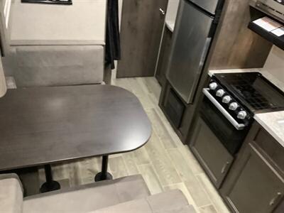 2021 Jayco Jay Flight SLX - Photo 23 - Crest Hill, IL 60403