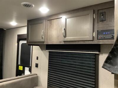 2021 Jayco Jay Flight SLX   - Photo 48 - Crest Hill, IL 60403