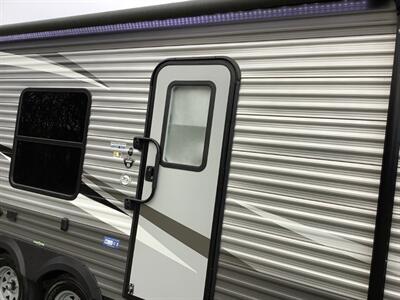 2021 Jayco Jay Flight SLX   - Photo 20 - Crest Hill, IL 60403