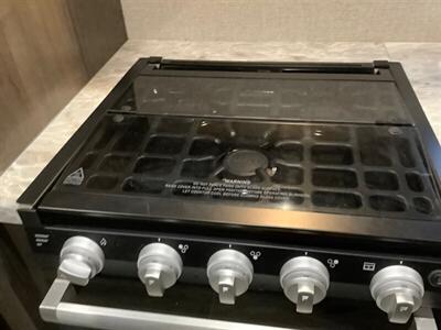 2021 Jayco Jay Flight SLX - Photo 21 - Crest Hill, IL 60403