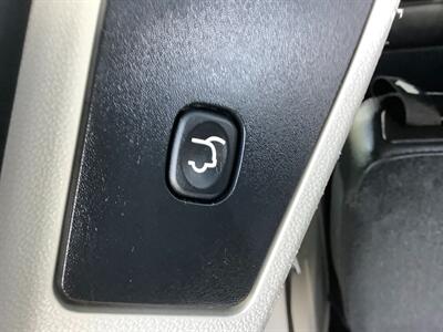 2016 Chrysler Town & Country Touring-L   - Photo 47 - Crest Hill, IL 60403