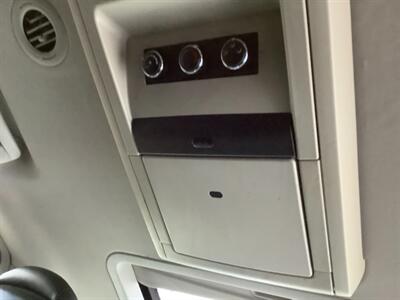 2016 Chrysler Town & Country Touring-L   - Photo 43 - Crest Hill, IL 60403