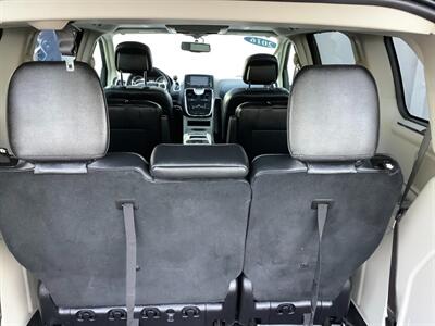2016 Chrysler Town & Country Touring-L   - Photo 45 - Crest Hill, IL 60403