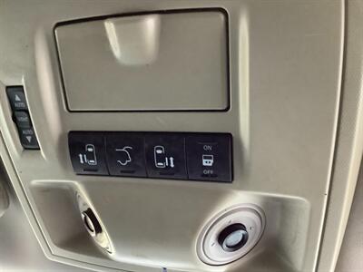 2016 Chrysler Town & Country Touring-L   - Photo 38 - Crest Hill, IL 60403