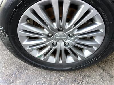 2016 Chrysler Town & Country Touring-L   - Photo 48 - Crest Hill, IL 60403