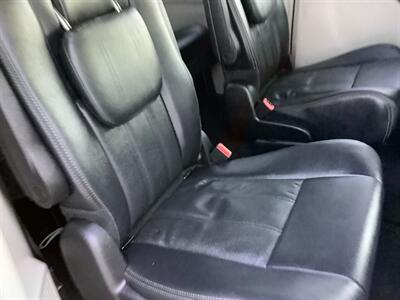 2016 Chrysler Town & Country Touring-L   - Photo 29 - Crest Hill, IL 60403