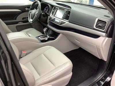 2016 Toyota Highlander XLE   - Photo 33 - Crest Hill, IL 60403
