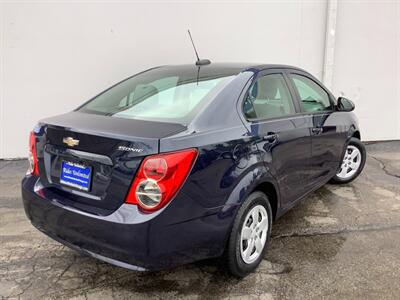2015 Chevrolet Sonic LS Auto - Photo 6 - Crest Hill, IL 60403