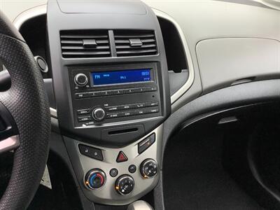 2015 Chevrolet Sonic LS Auto - Photo 17 - Crest Hill, IL 60403