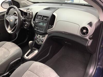 2015 Chevrolet Sonic LS Auto - Photo 28 - Crest Hill, IL 60403