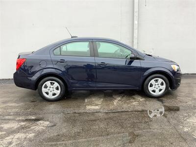 2015 Chevrolet Sonic LS Auto - Photo 7 - Crest Hill, IL 60403
