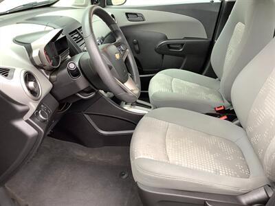 2015 Chevrolet Sonic LS Auto - Photo 12 - Crest Hill, IL 60403