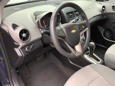 2015 Chevrolet Sonic LS Auto - Photo 13 - Crest Hill, IL 60403