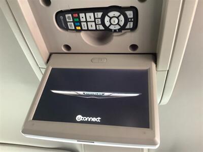 2015 Chrysler Town and Country Touring-L   - Photo 45 - Crest Hill, IL 60403