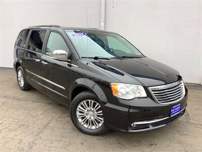2015 Chrysler Town and Country Touring-L   - Photo 8 - Crest Hill, IL 60403
