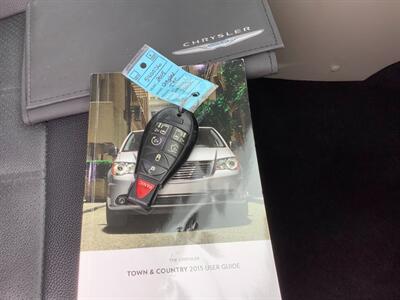 2015 Chrysler Town and Country Touring-L   - Photo 40 - Crest Hill, IL 60403