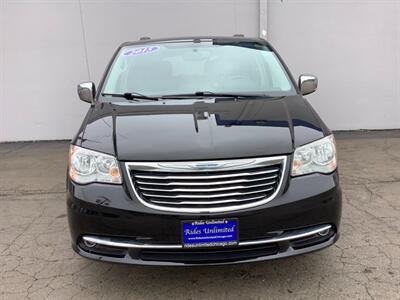 2015 Chrysler Town and Country Touring-L   - Photo 9 - Crest Hill, IL 60403