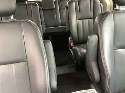 2015 Chrysler Town and Country Touring-L   - Photo 42 - Crest Hill, IL 60403