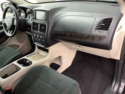 2012 Dodge Grand Caravan SXT - Photo 37 - Crest Hill, IL 60403