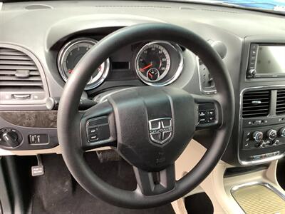 2012 Dodge Grand Caravan SXT - Photo 16 - Crest Hill, IL 60403