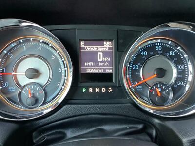 2014 Chrysler Town and Country Touring   - Photo 19 - Crest Hill, IL 60403