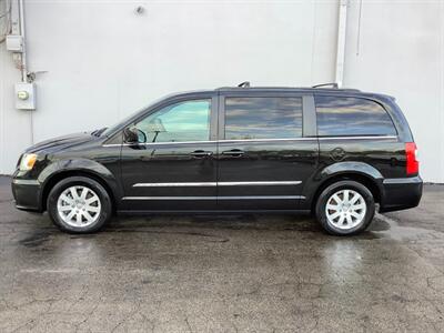 2014 Chrysler Town and Country Touring   - Photo 3 - Crest Hill, IL 60403