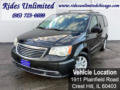 2014 Chrysler Town and Country Touring   - Photo 1 - Crest Hill, IL 60403
